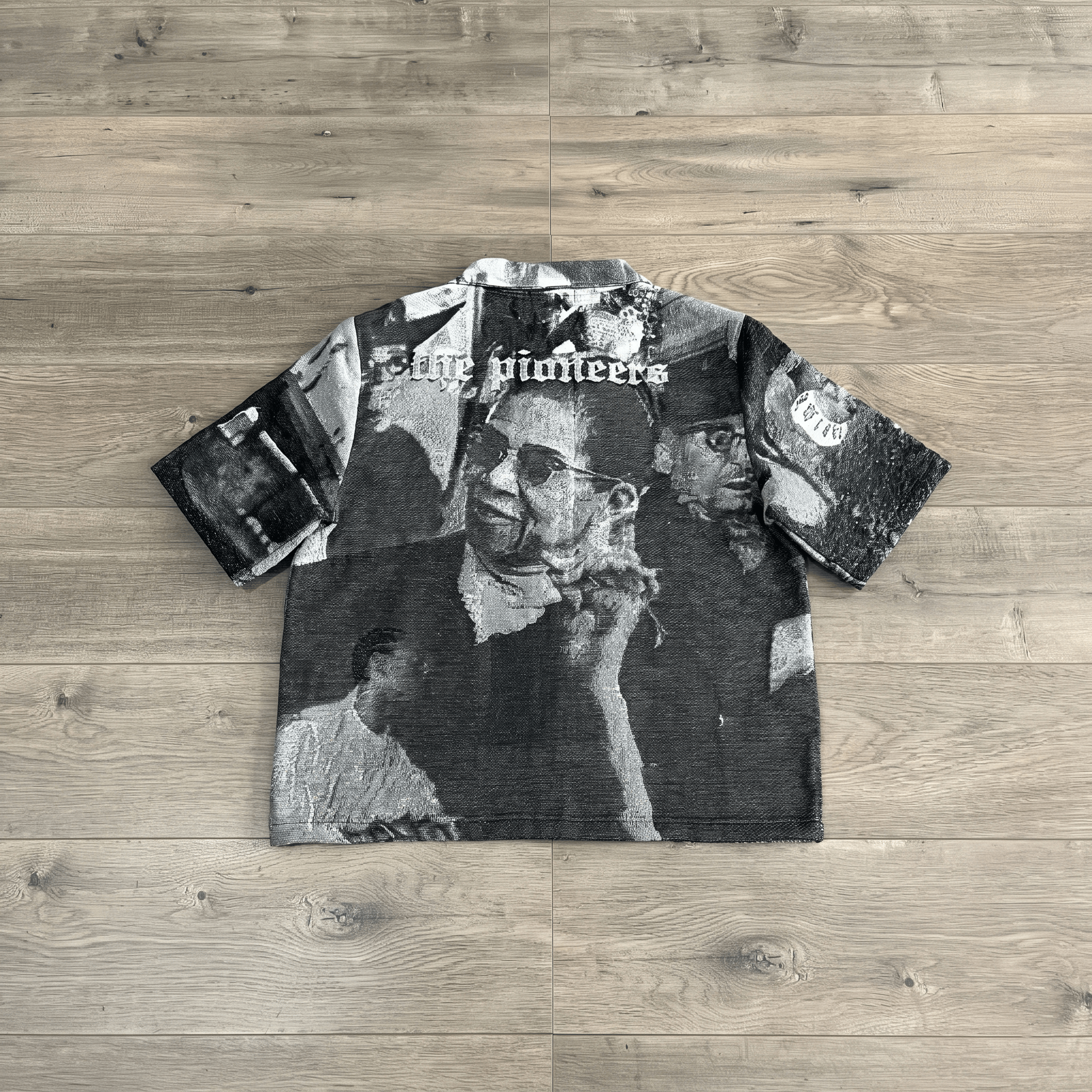 HERO TAPESTRY TEE