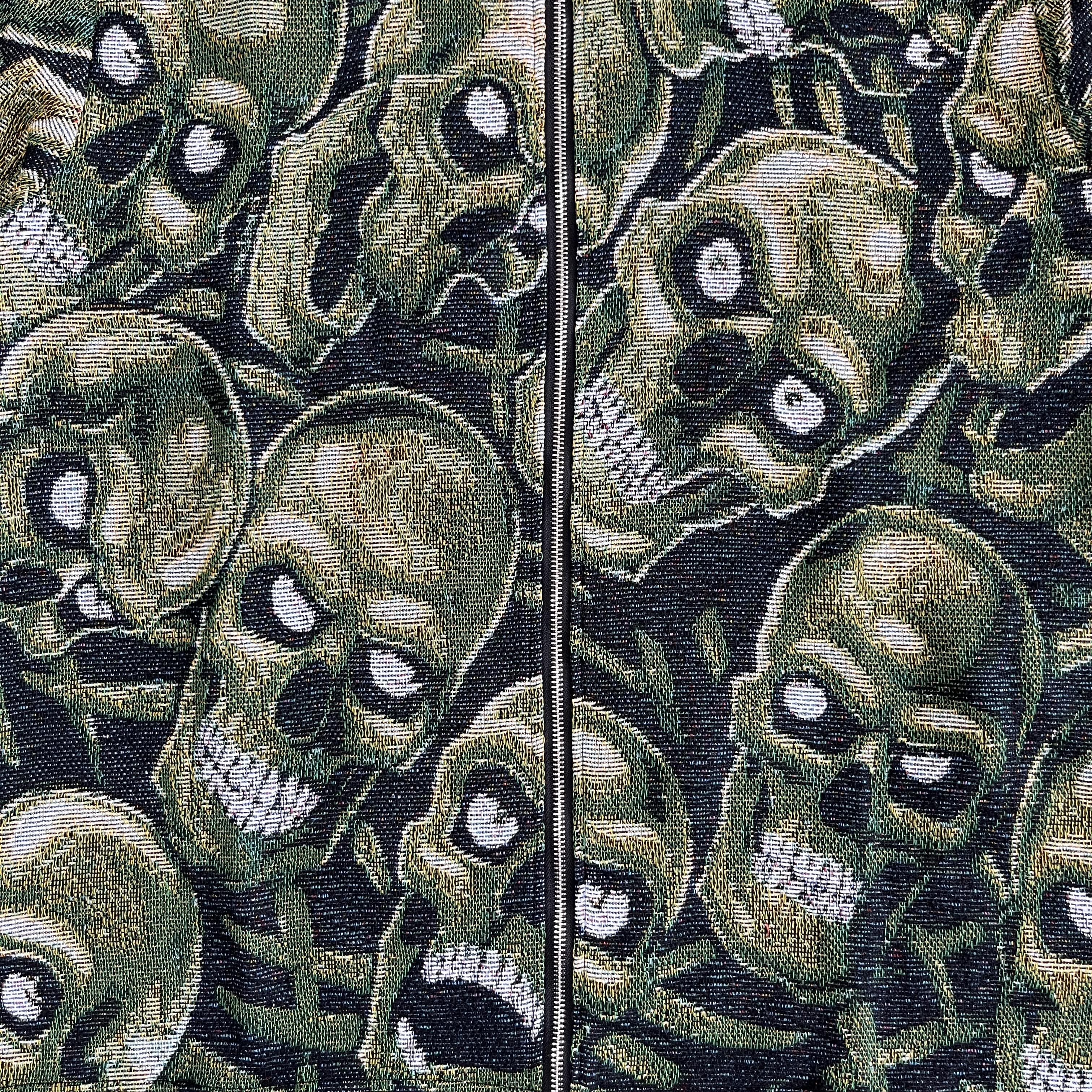 GREEN SKULL TAPESTRY TEE