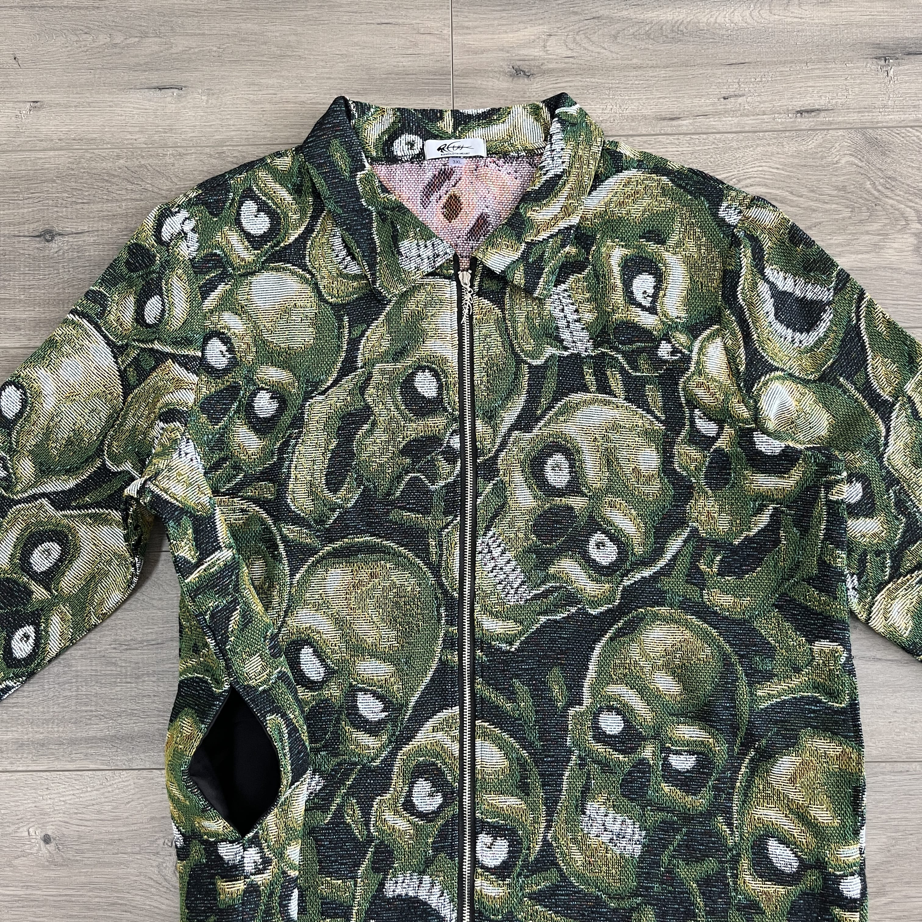 GREEN SKULL TAPESTRY TEE