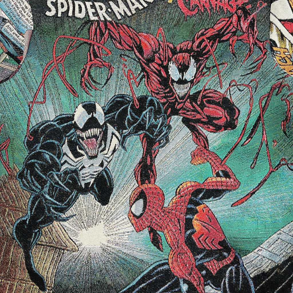 RED SPIDER TAPESTRY TEE